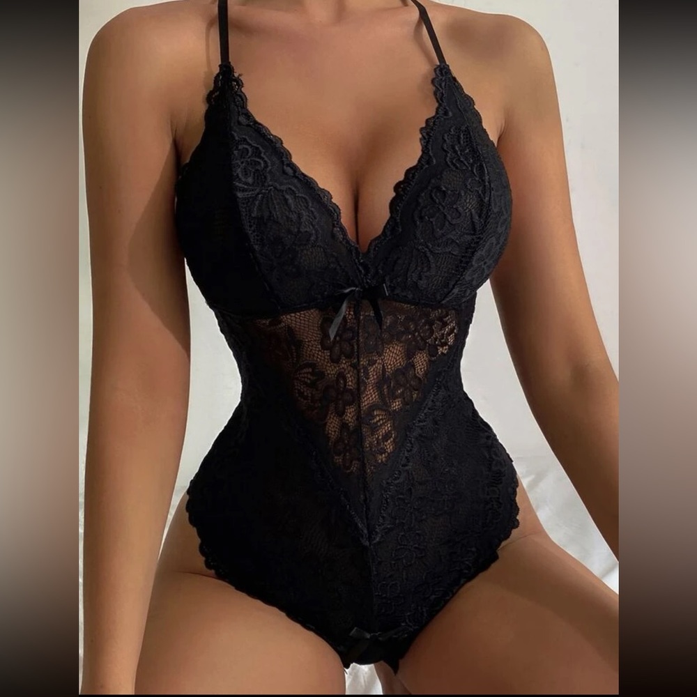 Floral Lace Crotchless Teddy Bodysuit in Black